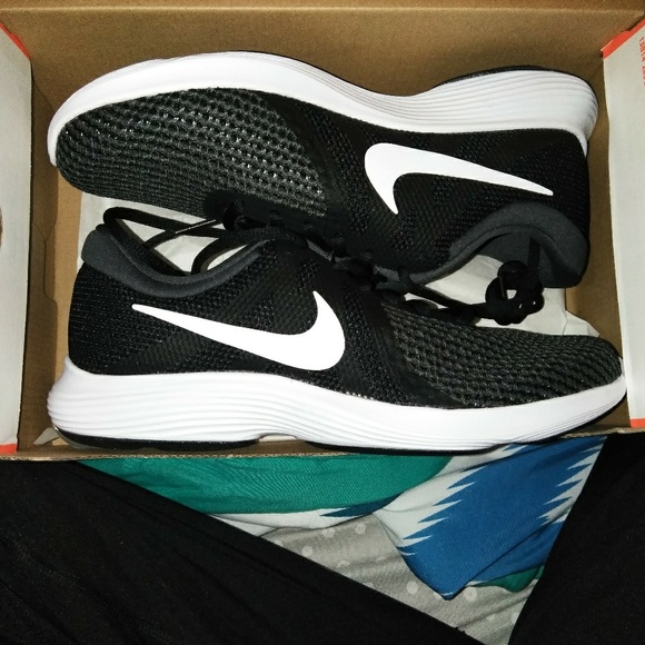 Shoes - Brand new nike shoes